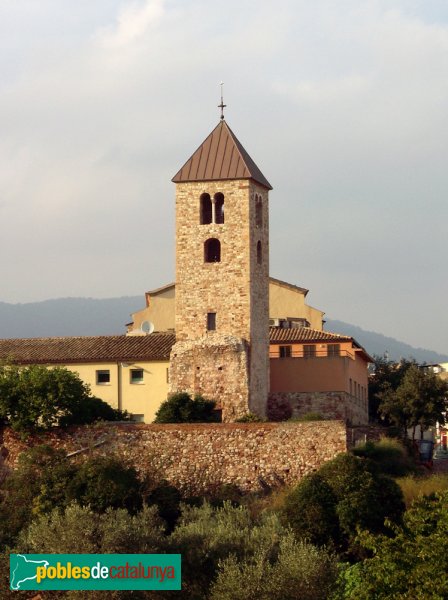 Campanar romànic, vist des de la banda Sud