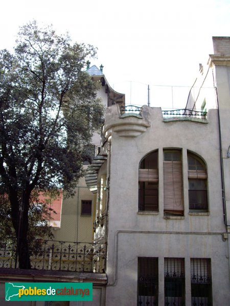 Torre (modernista) de l'Escola Sant Gregori