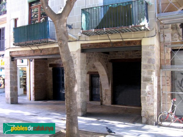 Barcelona - Casa porxada de Sant Agustí Vell (Foto: Albert Esteves, 2006) Barcelona - Casa porxada de Sant Agustí Vell