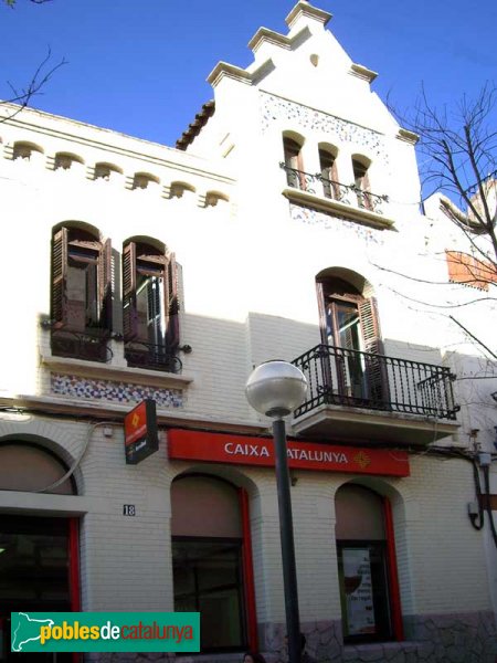 Casa del carrer de l'Escola Industrial, 18