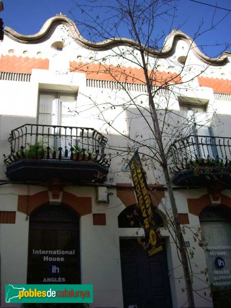 Casa del carrer de l'Escola Industrial, 16