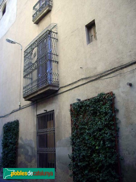 Casa-fàbrica Turull, Museu d'Art, façana lateral