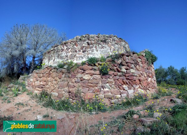 Sentmenat - La Torre Roja, dalt del turó