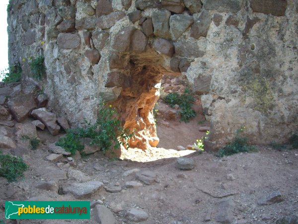 Torre Roja, accés