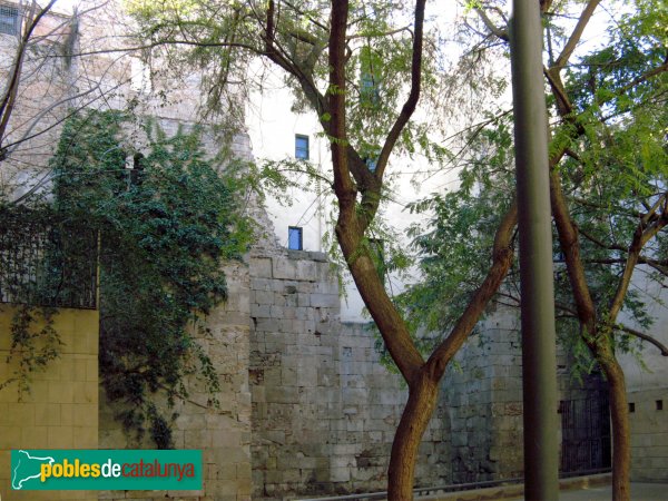 Barcelona  - Muralla de la placeta de Frederic Marés