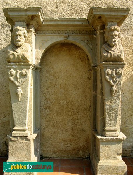 Sant Vicenç de Montalt - Basament de l'antic retaule