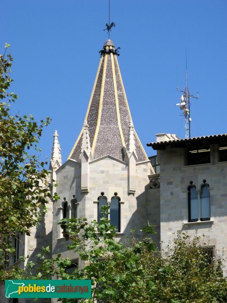 Barcelona - Casa Pascual Pons (Passeig de Gràcia, 2-4)