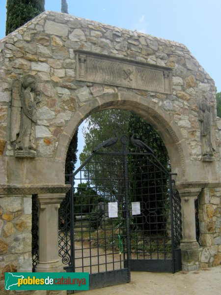 Sant Andreu de Llavaneres - Església vella. Porta del cementiri