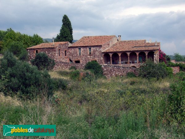 Can Padró, façana de ponent, a mitja tarda (Foto: Joan Sánchez Sabé, 2007) Can Padró, façana de ponent, a mitja tarda