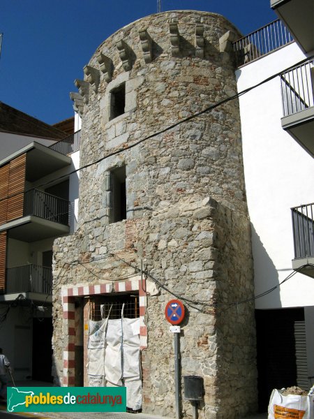 Arenys de Mar - Torre del carrer Ample (Foto: Albert Esteves, 2007) Arenys de Mar - Torre del carrer Ample