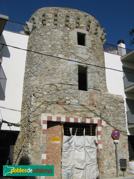 Arenys de Mar - Torre del carrer Ample (Foto: Albert Esteves, 2007) Arenys de Mar - Torre del carrer Ample