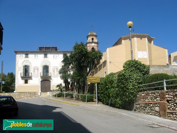 El Morell - Església de Sant Martí i castell (Foto: Albert Esteves, 2008) El Morell - Església de Sant Martí i castell