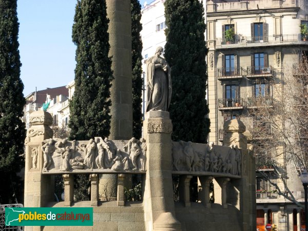 Barcelona - Estàtua de Mossèn Cinto