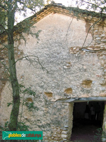 El Bruc - Ermita de la Mare de Déu de la Font, façana posterior (Foto: Albert Esteves, 2009) El Bruc - Ermita de la Mare de Déu de la Font, façana posterior