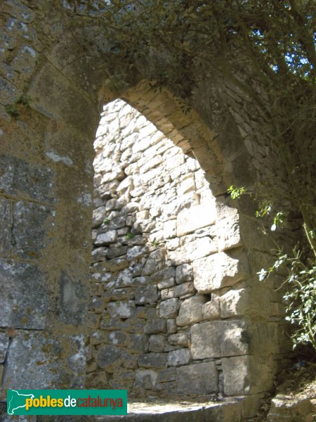 La Llacuna - Castell de Vilademàger, porta de la muralla (Foto: Albert Esteves, 2009) La Llacuna - Castell de Vilademàger, porta de la muralla