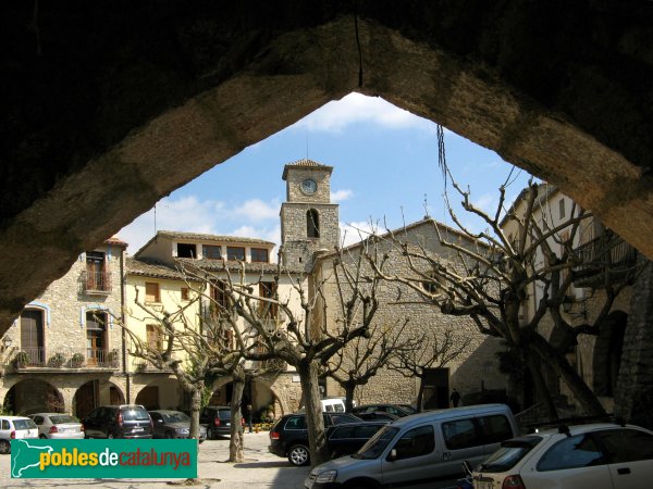La Llacuna - Plaça Major (Foto: Albert Esteves, 2009) La Llacuna - Plaça Major
