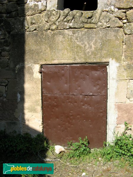 Jorba - Ermita de la Mare de Déu de la Sala. Porta de la casa de l'ermità