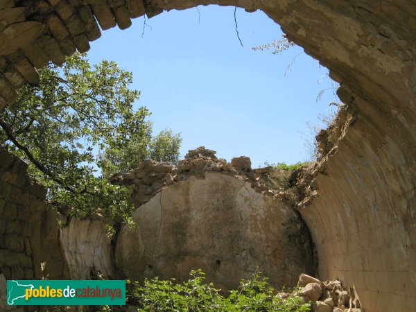 Prats de Rei - Sant Jaume de Puigdemàger, interior amb la volta esfondrada