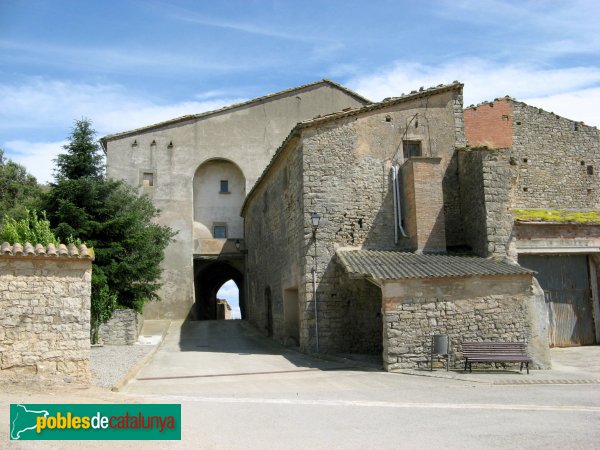 Sant Pere Sallavinera - Can Ribalta (Foto: Albert Esteves, 2009) Sant Pere Sallavinera - Can Ribalta