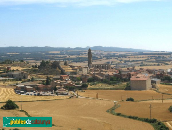 Calaf - Panoràmica del poble amb l'església de Sant Jaume