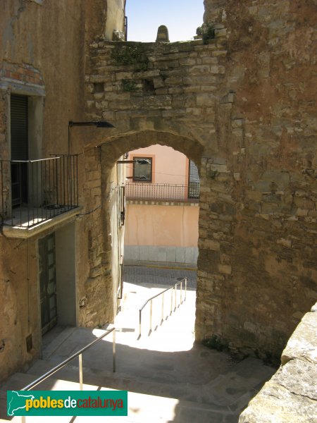 Calaf - Portal de l'Hospital