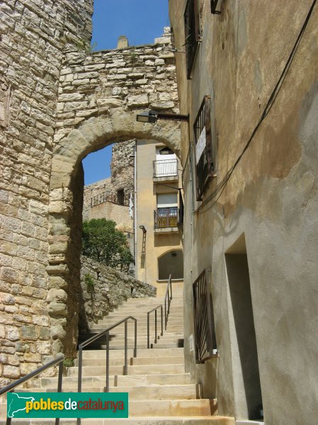 Calaf - Portal de l'Hospital