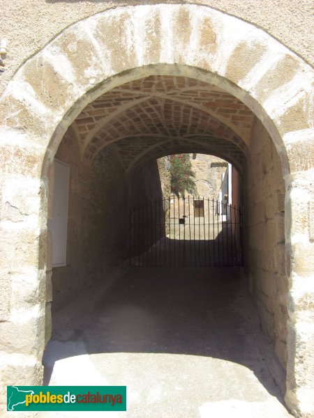 Vilacolum - Portal de l'antiga muralla