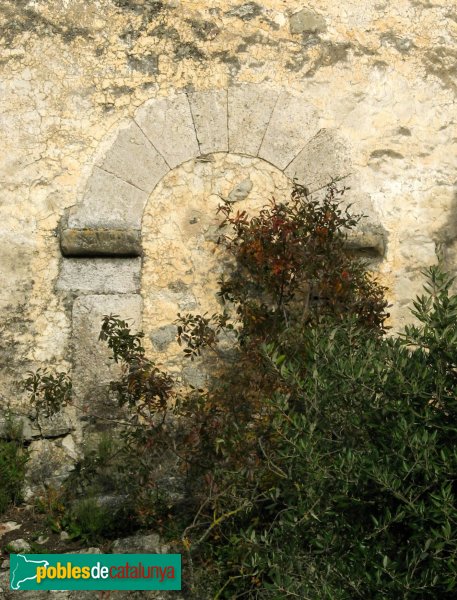 Pontils - Església de Santa Perpètua de Gaià, porta antiga