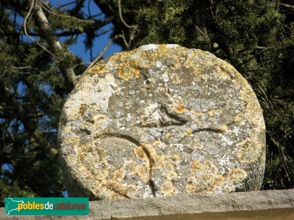 Savallà del Comtat - Esteles funeràries