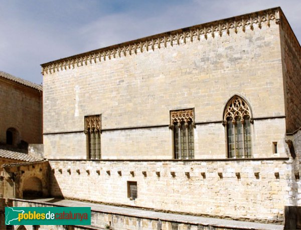 Monestir de Poblet - Palau del Rei Martí, façana que dóna al claustre