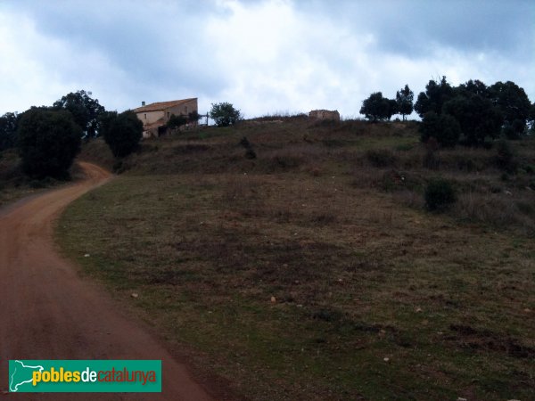 Can Castellet de Dalt, vist arribant des de Guanta