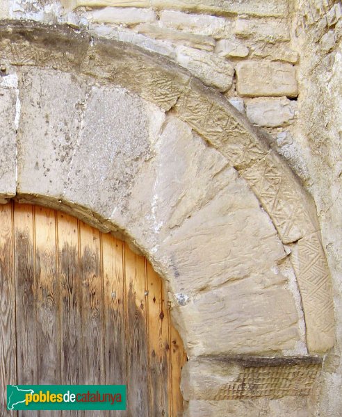 Llorac - Sant Jaume de Montargull, detall de la porta (Foto: Albert Esteves, 2010) Llorac - Sant Jaume de Montargull, detall de la porta
