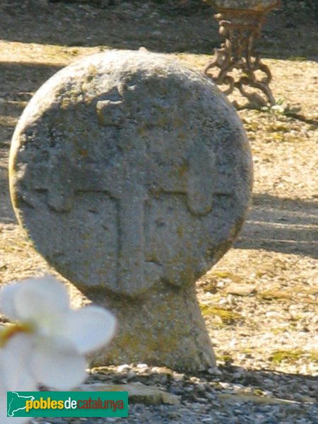 Forès - Estela funerària