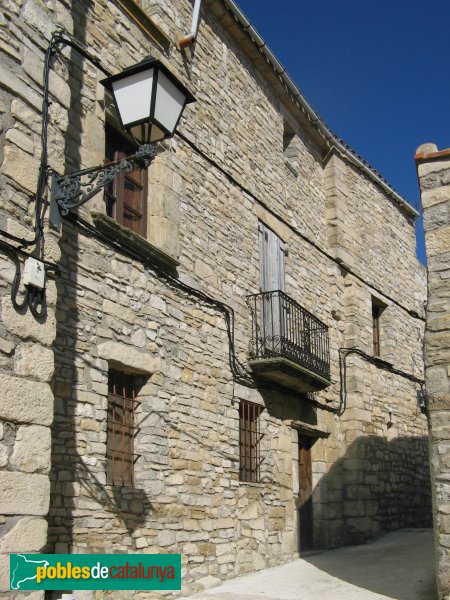 Forès - Carrer del nucli antic