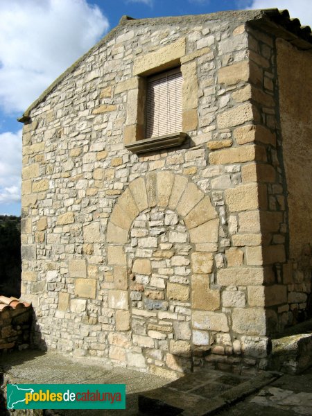 Passanant i Belltall - Glorieta, porta encastada en un mur