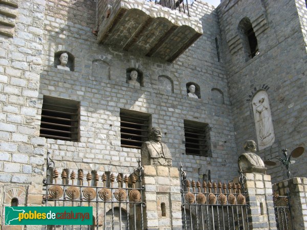 Terrassa - Casa-castell de les Fonts