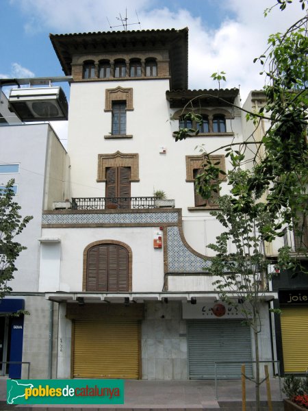 Montcada i Reixac - Casa Vila (Foto: Albert Esteves, 2010) Montcada i Reixac - Casa Vila