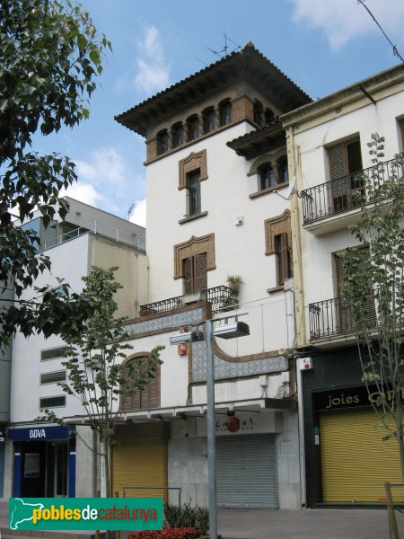 Montcada i Reixac - Casa Vila (Foto: Albert Esteves, 2010) Montcada i Reixac - Casa Vila