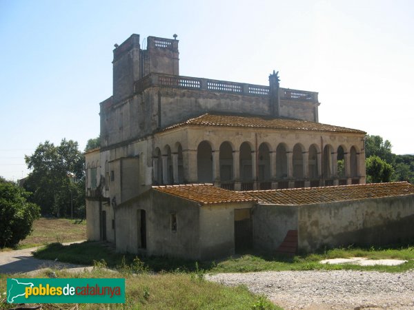 Santa Perpètua de Mogoda - Can Llobet (Foto: Albert Esteves, 2010) Santa Perpètua de Mogoda - Can Llobet