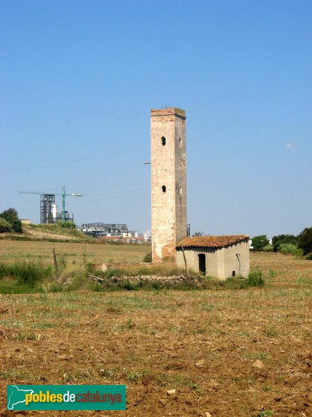 Santa Perpètua de Mogoda - Can Llobet, torre de molí (Foto: Albert Esteves, 2010) Santa Perpètua de Mogoda - Can Llobet, torre de molí