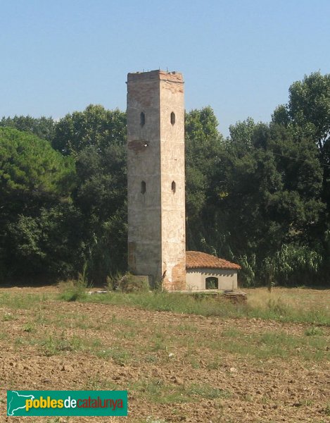 Santa Perpètua de Mogoda - Can Llobet, torre de molí (Foto: Albert Esteves, 2010) Santa Perpètua de Mogoda - Can Llobet, torre de molí