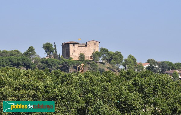 Castell de Plegamans, vist des de Santa Maria de Palau-solità