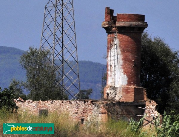 Polinyà - Can Gavarra - Edifici annex amb torre