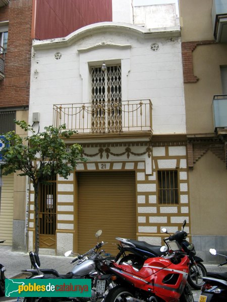 Barcelona - Carrer del Comte Güell, 21 (Foto: Albert Esteves, 2010) Barcelona - Carrer del Comte Güell, 21