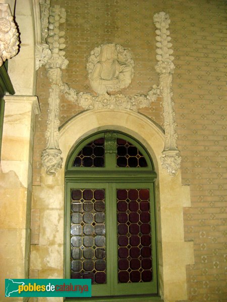 Barcelona - Palau Quadras (Foto: Albert Esteves, 2010) Barcelona - Palau Quadras