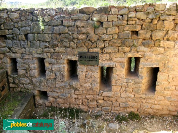 Gallifa - Muralla del castell