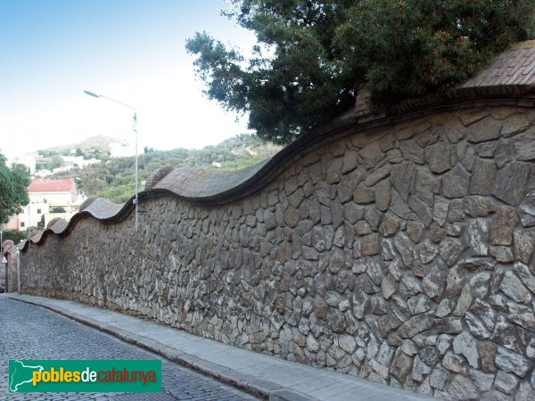 Barcelona - Tanca de l'antic convent de Sant Camil