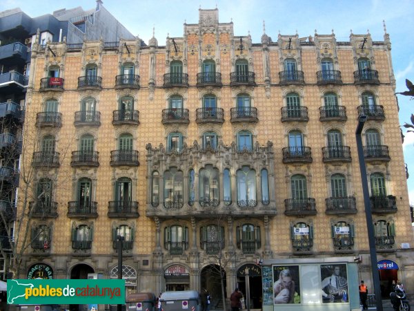Barcelona - Plaça Lesseps, 30-32 (Cases Ramos) (Foto: Albert Esteves, 2011) Barcelona - Plaça Lesseps, 30-32 (Cases Ramos)