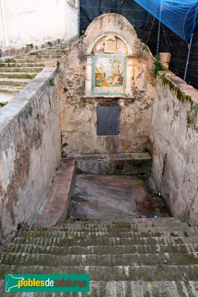 Blanes - Santuari del Vilar, font al costat del santuari