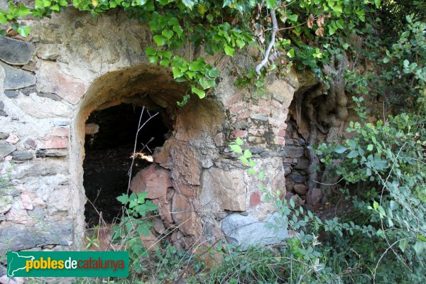 Osor - Forn de Can Plana (Foto: Albert Esteves, 2011) Osor - Forn de Can Plana